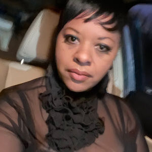 Meet your Posher, Dee